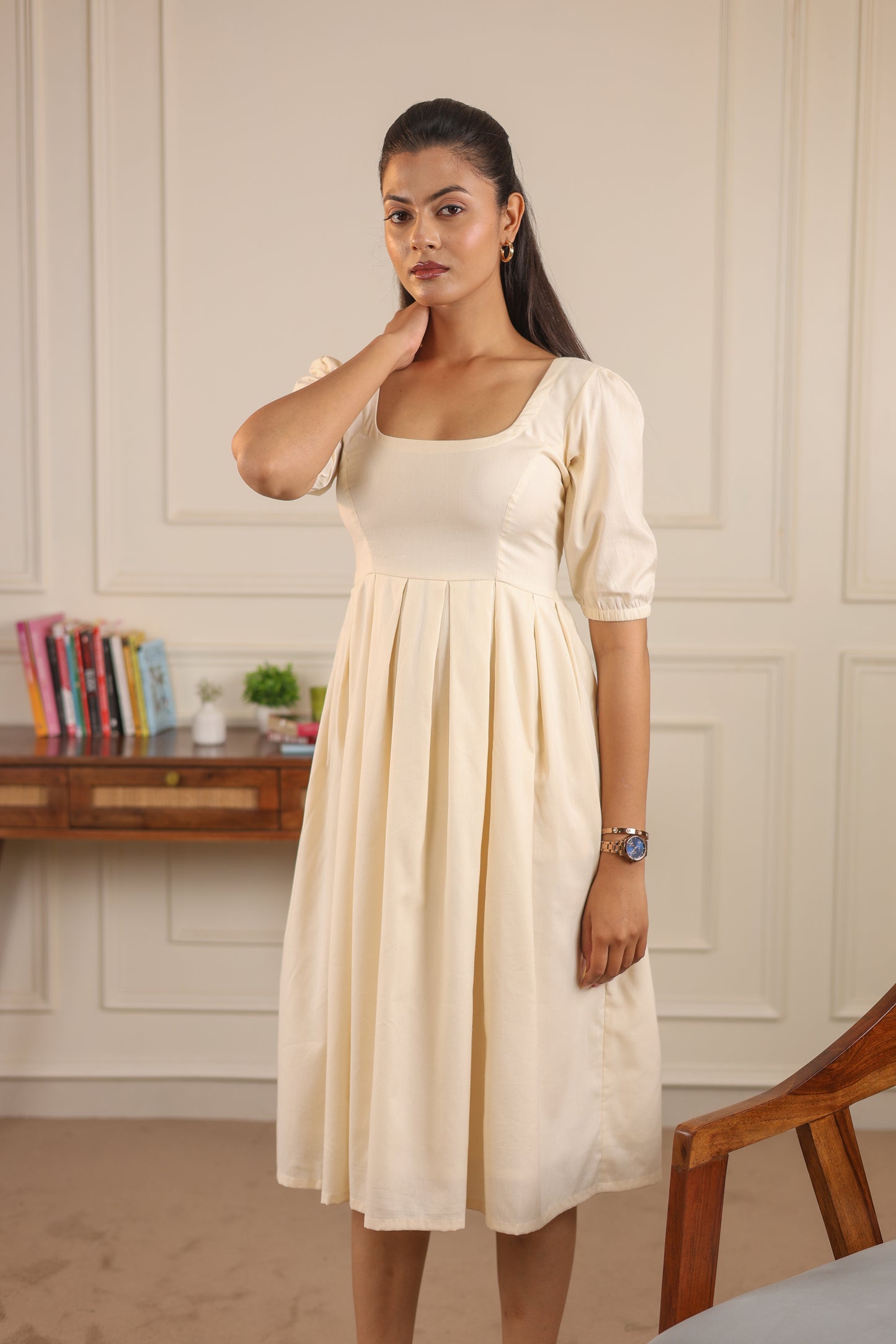 Ivory Drift Dress puff sleeve detail – pleated ivory banana cotton dress – eco-friendly fashion NIOUR India